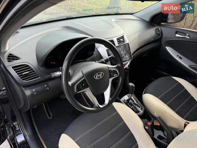 Черный Хендай Акцент, объемом двигателя 1.4 л и пробегом 120 тыс. км за 7900 $, фото 19 на Automoto.ua
