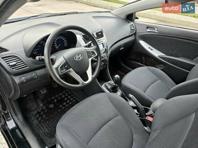 Черный Хендай Акцент, объемом двигателя 1.4 л и пробегом 160 тыс. км за 2700 $, фото 13 на Automoto.ua