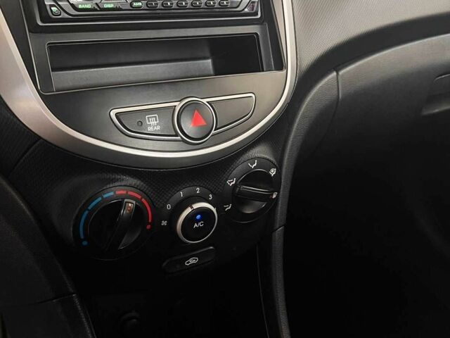 Чорний Хендай Акцент, об'ємом двигуна 1.4 л та пробігом 231 тис. км за 5453 $, фото 10 на Automoto.ua