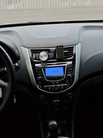 Чорний Хендай Акцент, об'ємом двигуна 1.4 л та пробігом 268 тис. км за 7100 $, фото 5 на Automoto.ua