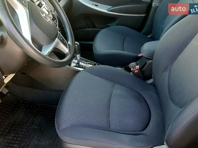 Черный Хендай Акцент, объемом двигателя 1.4 л и пробегом 95 тыс. км за 8900 $, фото 5 на Automoto.ua