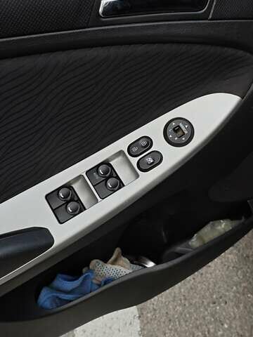 Чорний Хендай Акцент, об'ємом двигуна 1.4 л та пробігом 268 тис. км за 7100 $, фото 7 на Automoto.ua