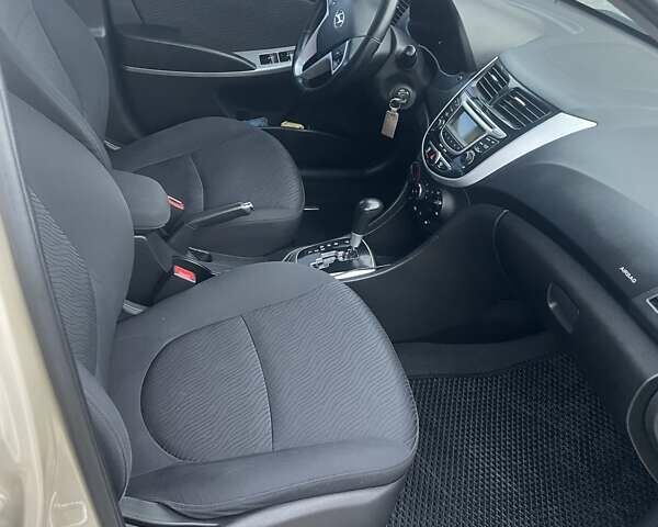 Чорний Хендай Акцент, об'ємом двигуна 1.4 л та пробігом 209 тис. км за 7500 $, фото 12 на Automoto.ua