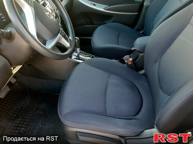 Черный Хендай Акцент, объемом двигателя 1.4 л и пробегом 95 тыс. км за 8900 $, фото 6 на Automoto.ua