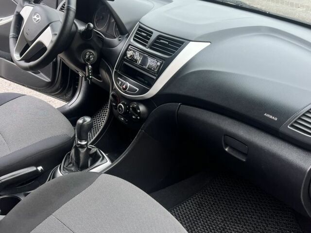 Чорний Хендай Акцент, об'ємом двигуна 1.4 л та пробігом 141 тис. км за 7500 $, фото 15 на Automoto.ua