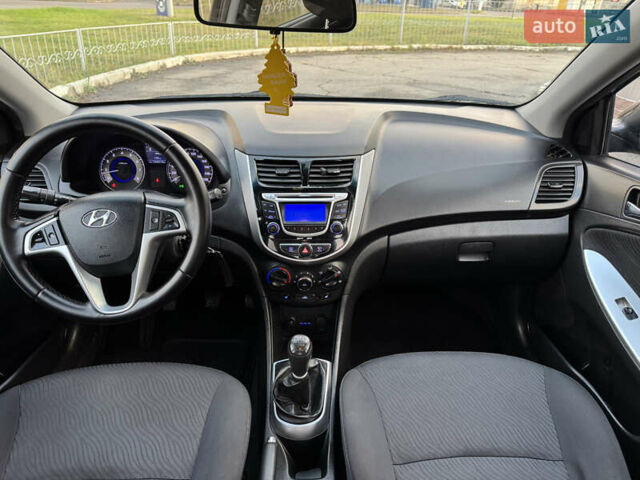 Черный Хендай Акцент, объемом двигателя 1.4 л и пробегом 146 тыс. км за 6950 $, фото 17 на Automoto.ua