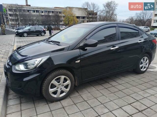 Черный Хендай Акцент, объемом двигателя 1.4 л и пробегом 158 тыс. км за 6000 $, фото 6 на Automoto.ua