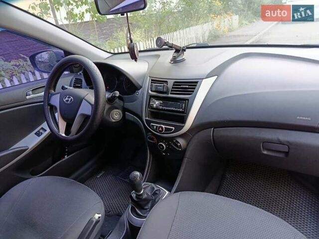 Хендай Акцент 2013 в Ирпене на Automoto.ua Черный Хендай Акцент, объемом двигателя 1.4 л и пробегом 215 тыс. км за 7800 $, фото 2 на Automoto.ua