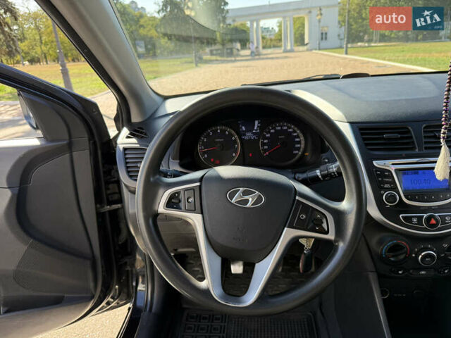 Черный Хендай Акцент, объемом двигателя 1.4 л и пробегом 207 тыс. км за 6099 $, фото 7 на Automoto.ua