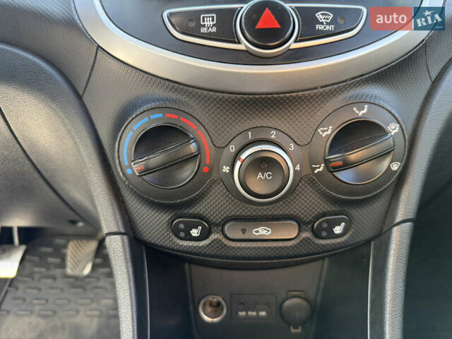 Черный Хендай Акцент, объемом двигателя 1.4 л и пробегом 207 тыс. км за 6099 $, фото 10 на Automoto.ua