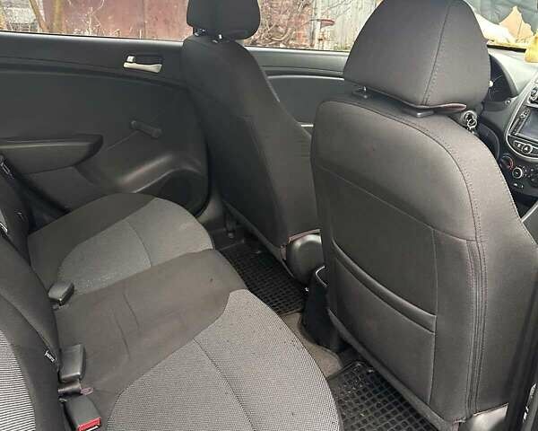 Чорний Хендай Акцент, об'ємом двигуна 1.4 л та пробігом 142 тис. км за 7600 $, фото 6 на Automoto.ua
