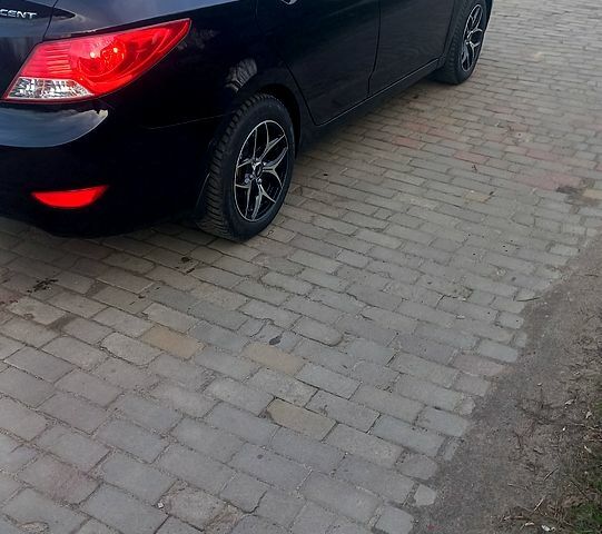 Чорний Хендай Акцент, об'ємом двигуна 1.4 л та пробігом 142 тис. км за 7400 $, фото 3 на Automoto.ua