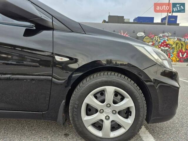 Черный Хендай Акцент, объемом двигателя 1.4 л и пробегом 177 тыс. км за 9200 $, фото 9 на Automoto.ua