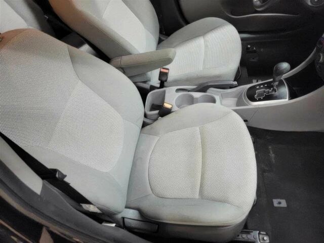 Черный Хендай Акцент, объемом двигателя 1.6 л и пробегом 81 тыс. км за 5500 $, фото 10 на Automoto.ua