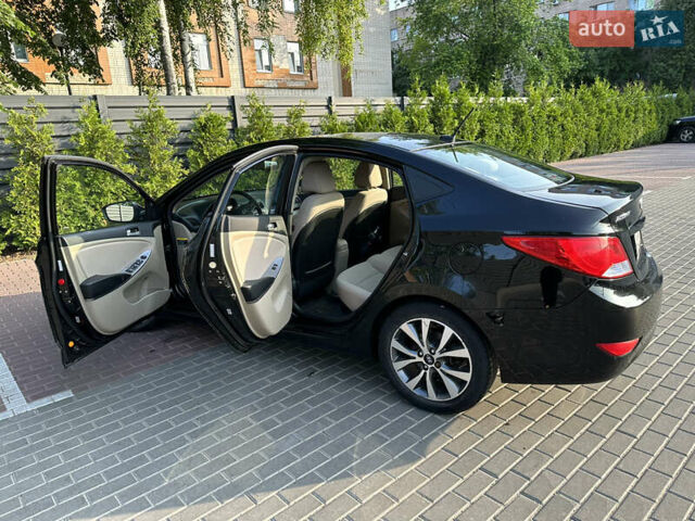 Черный Хендай Акцент, объемом двигателя 1.6 л и пробегом 140 тыс. км за 8000 $, фото 1 на Automoto.ua
