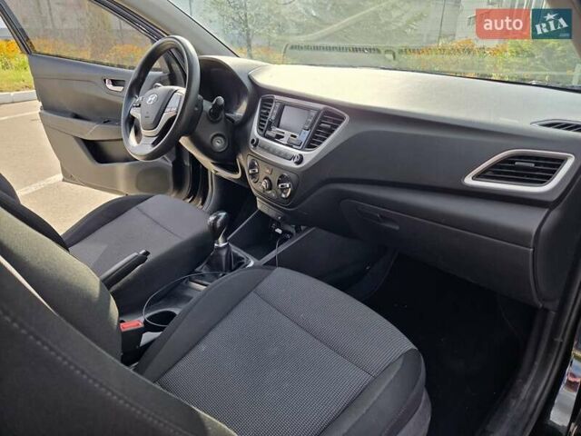 Чорний Хендай Акцент, об'ємом двигуна 1.4 л та пробігом 111 тис. км за 11500 $, фото 13 на Automoto.ua