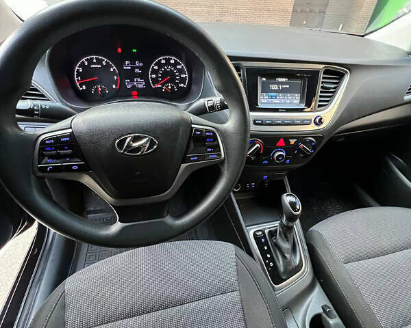 Хендай Акцент 2017 в Киеве на Automoto.ua Черный Хендай Акцент, объемом двигателя 1.59 л и пробегом 115 тыс. км за 9650 $, фото 9 на Automoto.ua