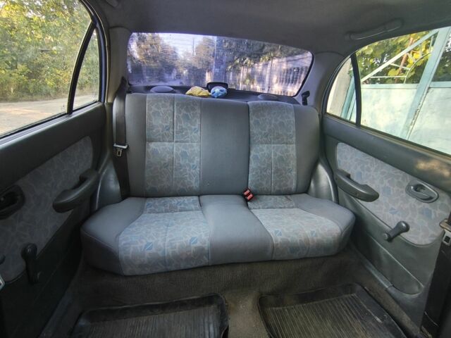 Фиолетовый Хендай Акцент, объемом двигателя 1.3 л и пробегом 315 тыс. км за 1000 $, фото 5 на Automoto.ua