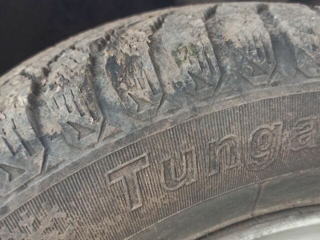 Фиолетовый Хендай Акцент, объемом двигателя 1.5 л и пробегом 355 тыс. км за 1350 $, фото 9 на Automoto.ua