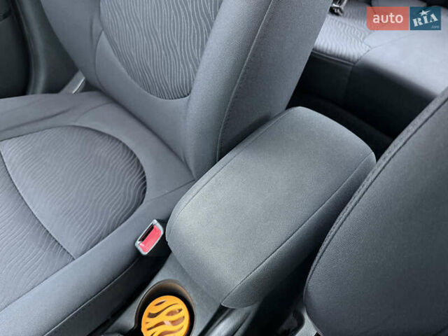 Фіолетовий Хендай Акцент, об'ємом двигуна 1.4 л та пробігом 147 тис. км за 9500 $, фото 31 на Automoto.ua