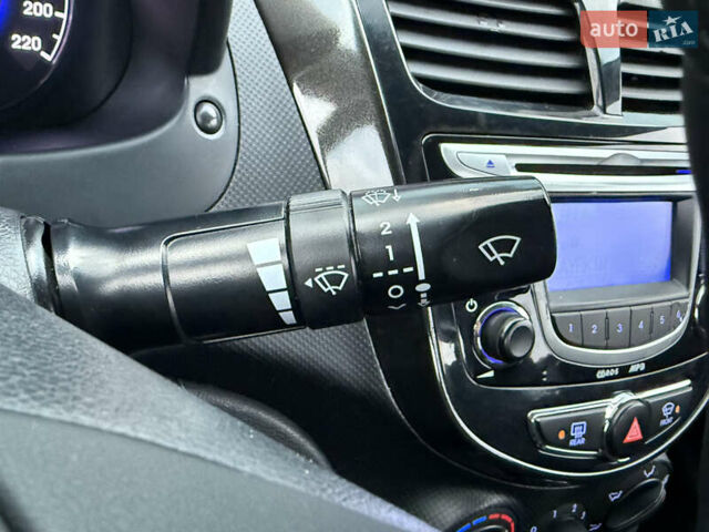 Фіолетовий Хендай Акцент, об'ємом двигуна 1.4 л та пробігом 147 тис. км за 9500 $, фото 27 на Automoto.ua