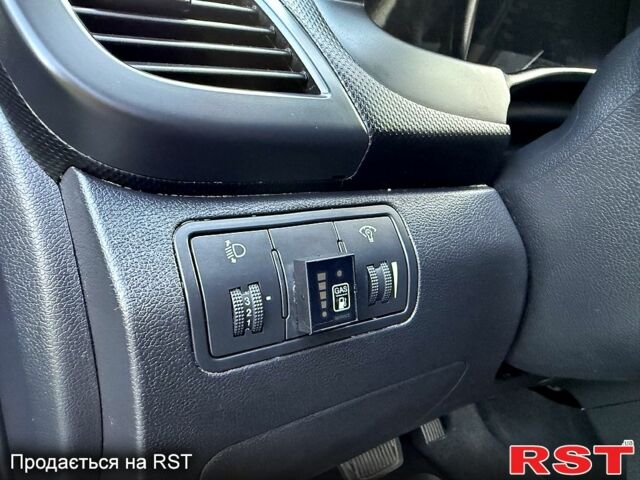 Фиолетовый Хендай Акцент, объемом двигателя 1.6 л и пробегом 124 тыс. км за 8450 $, фото 3 на Automoto.ua