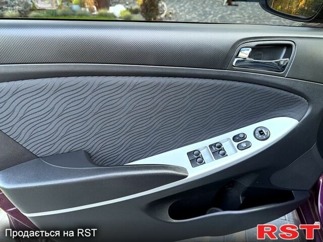 Фиолетовый Хендай Акцент, объемом двигателя 1.6 л и пробегом 124 тыс. км за 8450 $, фото 2 на Automoto.ua