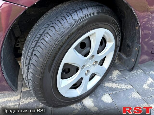 Фиолетовый Хендай Акцент, объемом двигателя 1.6 л и пробегом 124 тыс. км за 8450 $, фото 5 на Automoto.ua