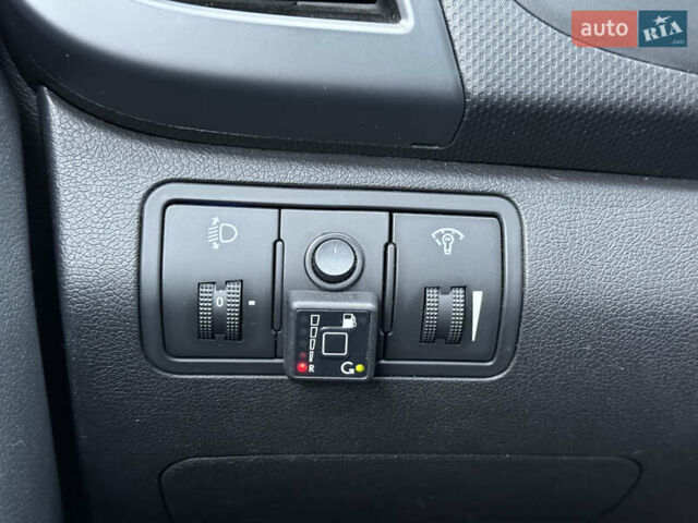 Фіолетовий Хендай Акцент, об'ємом двигуна 1.4 л та пробігом 147 тис. км за 9500 $, фото 28 на Automoto.ua