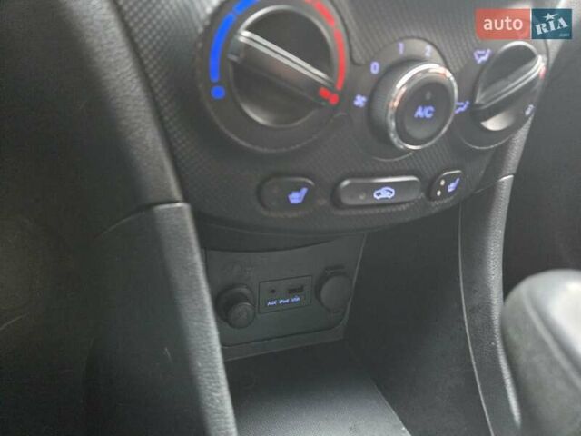 Фиолетовый Хендай Акцент, объемом двигателя 1.4 л и пробегом 178 тыс. км за 7600 $, фото 23 на Automoto.ua