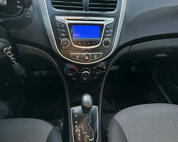 Фиолетовый Хендай Акцент, объемом двигателя 1.4 л и пробегом 166 тыс. км за 8999 $, фото 13 на Automoto.ua