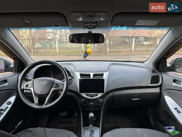 Фиолетовый Хендай Акцент, объемом двигателя 1.6 л и пробегом 129 тыс. км за 9200 $, фото 6 на Automoto.ua