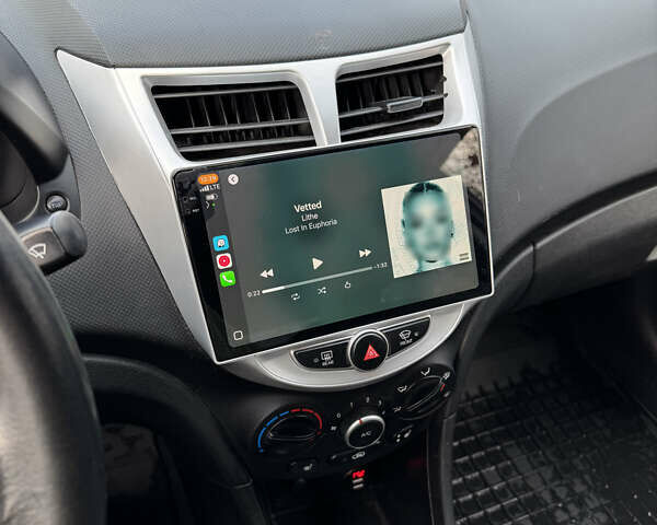 Фиолетовый Хендай Акцент, объемом двигателя 1.6 л и пробегом 129 тыс. км за 9200 $, фото 8 на Automoto.ua