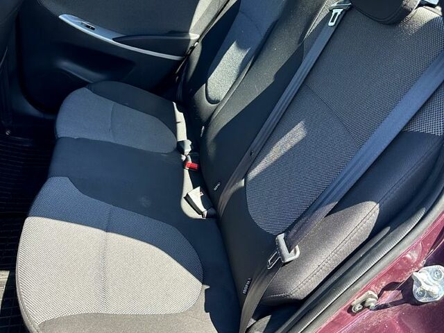 Фиолетовый Хендай Акцент, объемом двигателя 1.4 л и пробегом 180 тыс. км за 7500 $, фото 4 на Automoto.ua