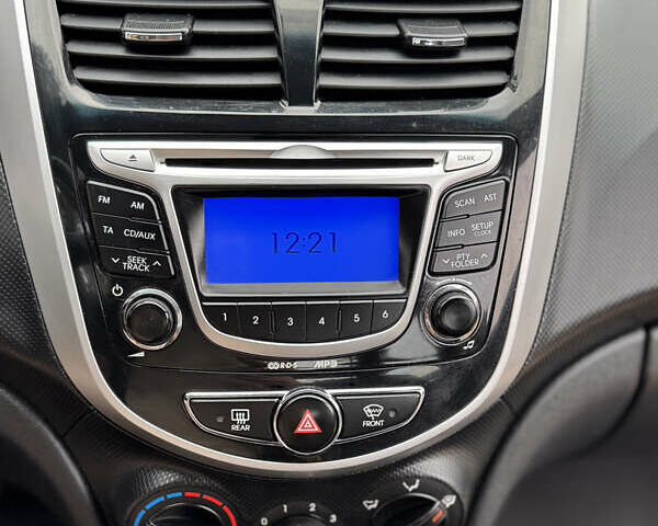 Фиолетовый Хендай Акцент, объемом двигателя 1.4 л и пробегом 145 тыс. км за 7000 $, фото 23 на Automoto.ua