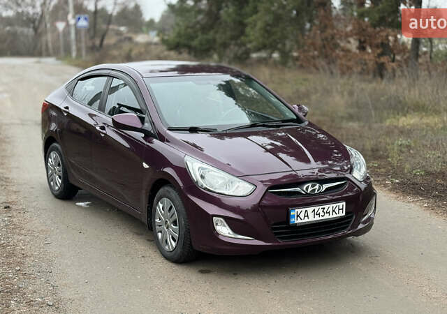 Фиолетовый Хендай Акцент, объемом двигателя 1.4 л и пробегом 145 тыс. км за 7000 $, фото 5 на Automoto.ua