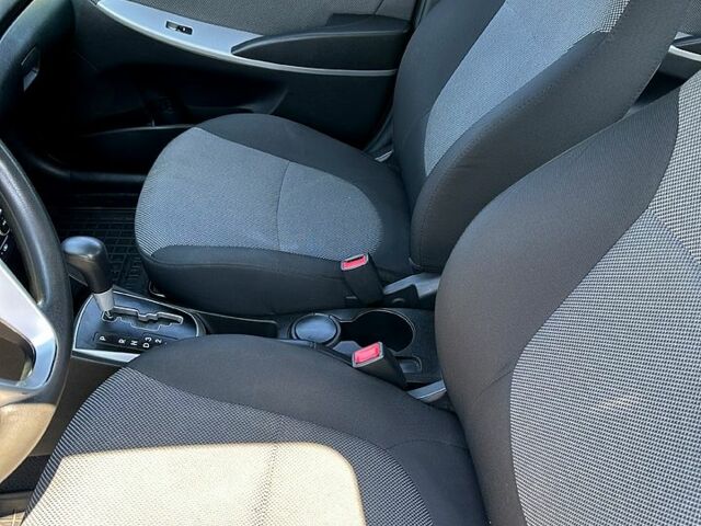 Фиолетовый Хендай Акцент, объемом двигателя 1.4 л и пробегом 180 тыс. км за 7500 $, фото 5 на Automoto.ua