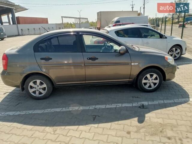 Коричневый Хендай Акцент, объемом двигателя 1.4 л и пробегом 100 тыс. км за 5499 $, фото 1 на Automoto.ua
