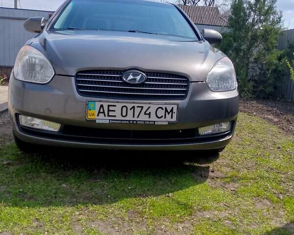 Коричневый Хендай Акцент, объемом двигателя 1.4 л и пробегом 100 тыс. км за 5499 $, фото 13 на Automoto.ua