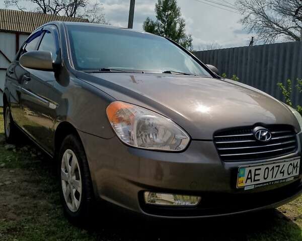 Коричневый Хендай Акцент, объемом двигателя 1.4 л и пробегом 100 тыс. км за 5499 $, фото 12 на Automoto.ua