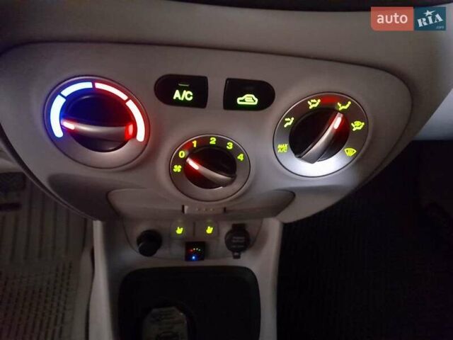 Коричневый Хендай Акцент, объемом двигателя 1.4 л и пробегом 100 тыс. км за 5499 $, фото 11 на Automoto.ua