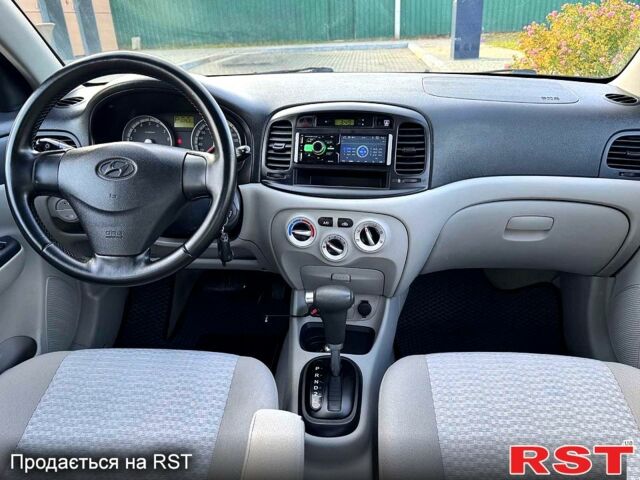 Коричневый Хендай Акцент, объемом двигателя 1.6 л и пробегом 92 тыс. км за 7500 $, фото 10 на Automoto.ua