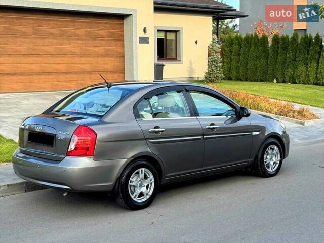 Коричневый Хендай Акцент, объемом двигателя 1.6 л и пробегом 92 тыс. км за 7500 $, фото 4 на Automoto.ua
