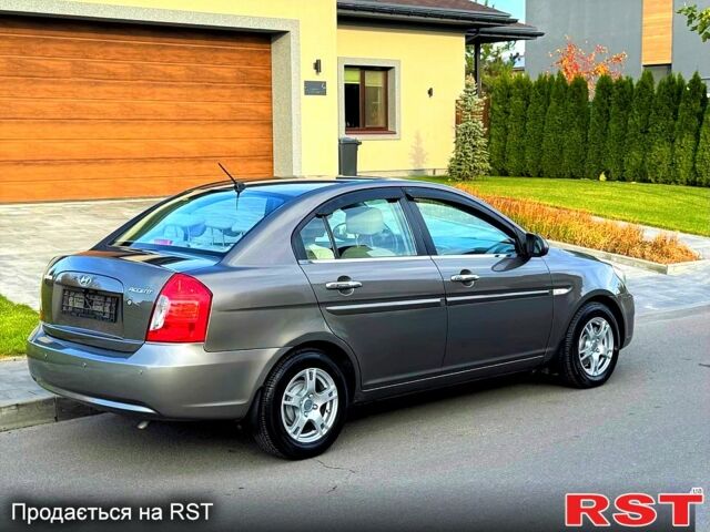 Коричневый Хендай Акцент, объемом двигателя 1.6 л и пробегом 92 тыс. км за 7500 $, фото 2 на Automoto.ua
