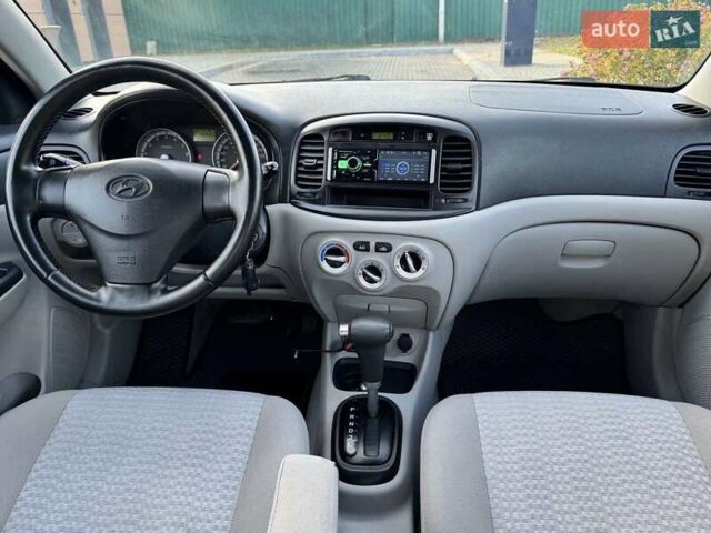 Коричневый Хендай Акцент, объемом двигателя 1.6 л и пробегом 92 тыс. км за 7500 $, фото 8 на Automoto.ua