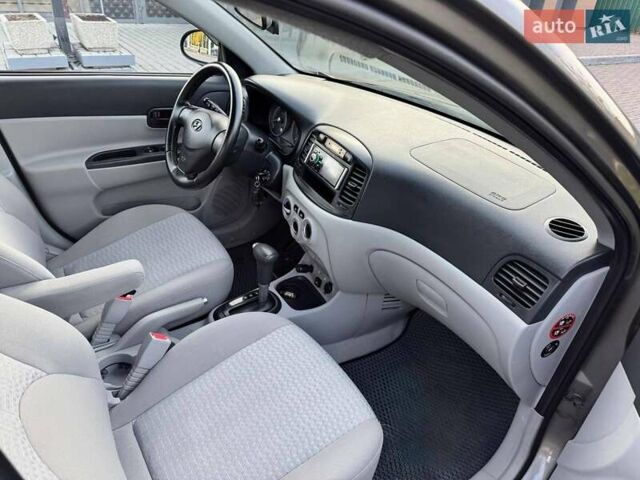 Коричневый Хендай Акцент, объемом двигателя 1.6 л и пробегом 92 тыс. км за 7500 $, фото 9 на Automoto.ua