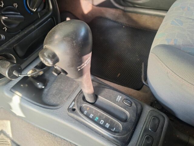 Красный Хендай Акцент, объемом двигателя 1.5 л и пробегом 150 тыс. км за 2700 $, фото 5 на Automoto.ua