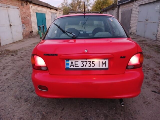 Красный Хендай Акцент, объемом двигателя 1.5 л и пробегом 348 тыс. км за 1500 $, фото 2 на Automoto.ua