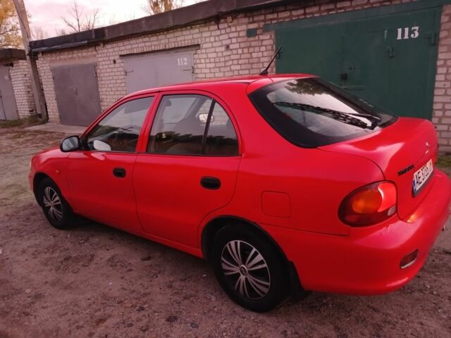 Красный Хендай Акцент, объемом двигателя 1.5 л и пробегом 348 тыс. км за 1500 $, фото 1 на Automoto.ua