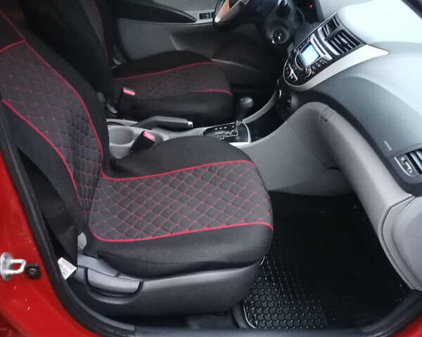 Червоний Хендай Акцент, об'ємом двигуна 1.6 л та пробігом 180 тис. км за 6500 $, фото 19 на Automoto.ua